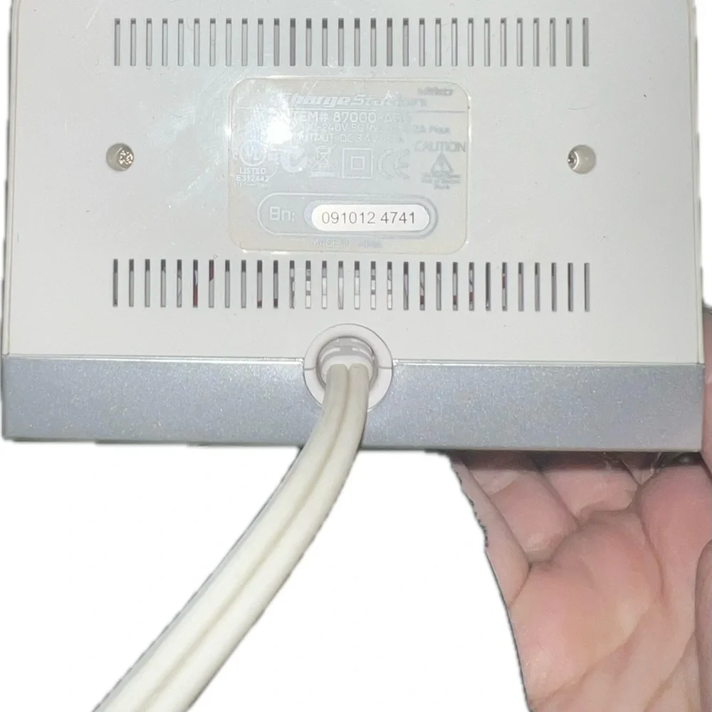 Nyko Charge Station Dock 87000 For Nintendo Wii. Pre-Owned. White. EUC.